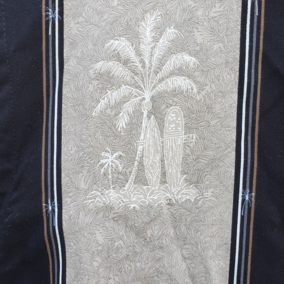 Campia MODA short sleeved button down shirt - Picture 3 of 5